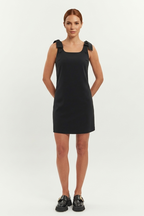 VESTIDO LACES PRETO